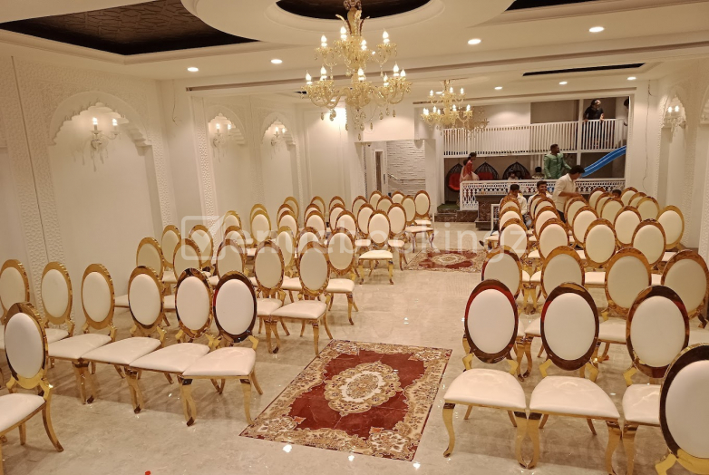 Seating 250